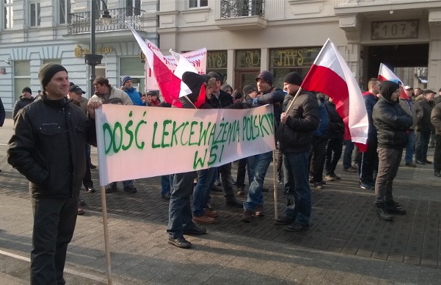 Tak, dwa lata temu, rolnicy protestowali w Łodzi. Stu gospodarzy walczyło wówczas o podniesienie minimalnych cen skupu trzody chlewnej i mleka, a także o możliwość sprzedaży bezpośredniej w miastach