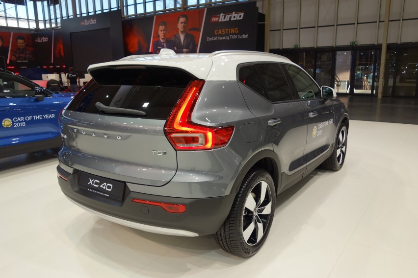 Volvo XC40...