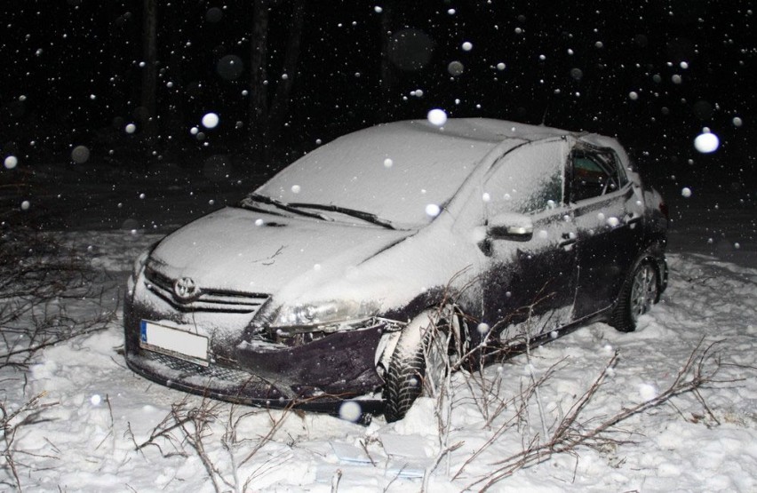 Kierowca toyoty stracił panowanie nad kierownicą, wpadł do...