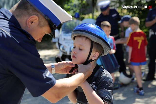 Dzieci świętowały swój dzień w Komendzie Wojewódzkiej Policji w Katowicach