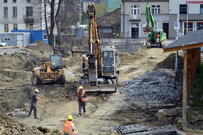 Gorlice. Robota ruszyła. Galeria Gorlicka powoli wychodzi z ziemi. Będzie naprawdę spora