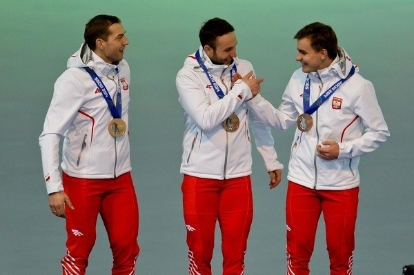 Jan Szymański na podium  olimpijskim w Soczi