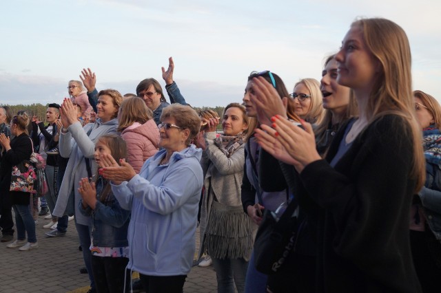 Tłumy na koncercie Krzysztofa Krawczyka 1 maja 2019 w Wykrocie