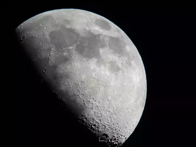 "Czarny Księżyc" to zjawisko astronomiczne, które przypada w środę, 31 lipca 2019 roku.