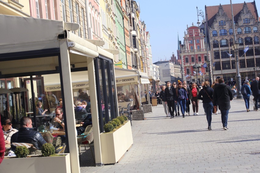 Wrocławianie na spacerach. 20 marca 2022 roku astronomiczna...