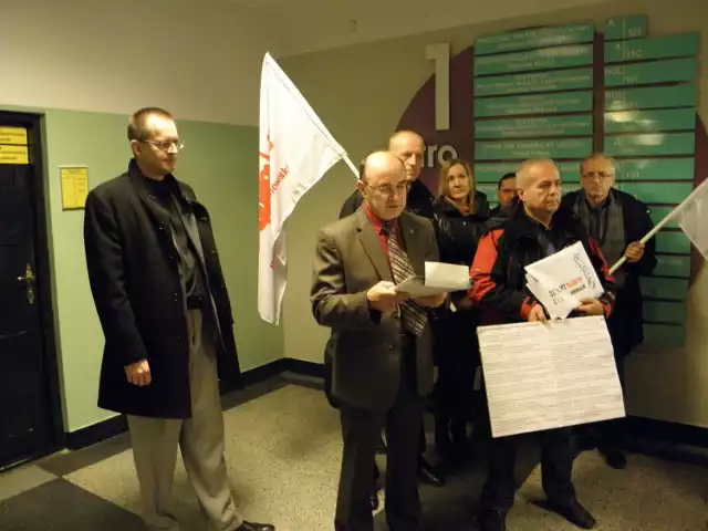 Mirosław Kowalik (z lewej), jako szef częstochowskiej Solidarności organizował liczne akcje protestacyjne