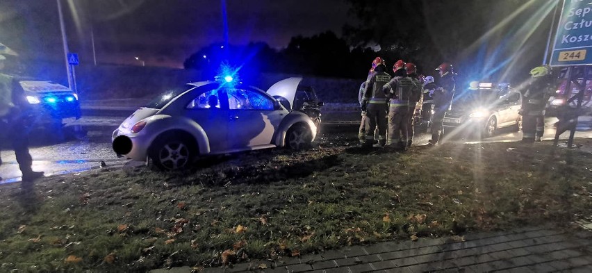 Wypadek na DK 25 w Tryszczynie pod Bydgoszczą. Dwie osoby zabrane do szpitala [zdjęcia]