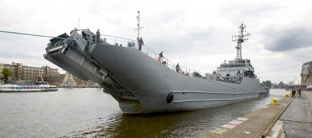 Okręt desantowy ORP Toruń.