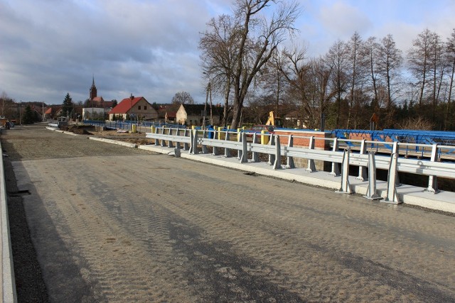 Nowe mosty zostaną otwarte w przyszłym tygodniu. Dzięki nim do Bledzewa będą mogły wjeżdżać ciężkie pojazdy, m. in. dostawcze oraz rolnicze.