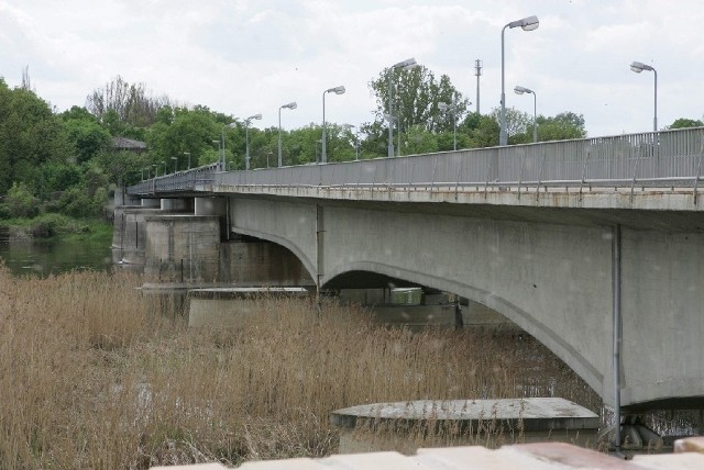 Obwodnica i most w Kostrzynie na liście priorytetowych zadańObecnie istniejący most na Odrze w Kostrzynie został wybudowany jako prowizorka i już teraz wymaga gruntownej przebudowy.