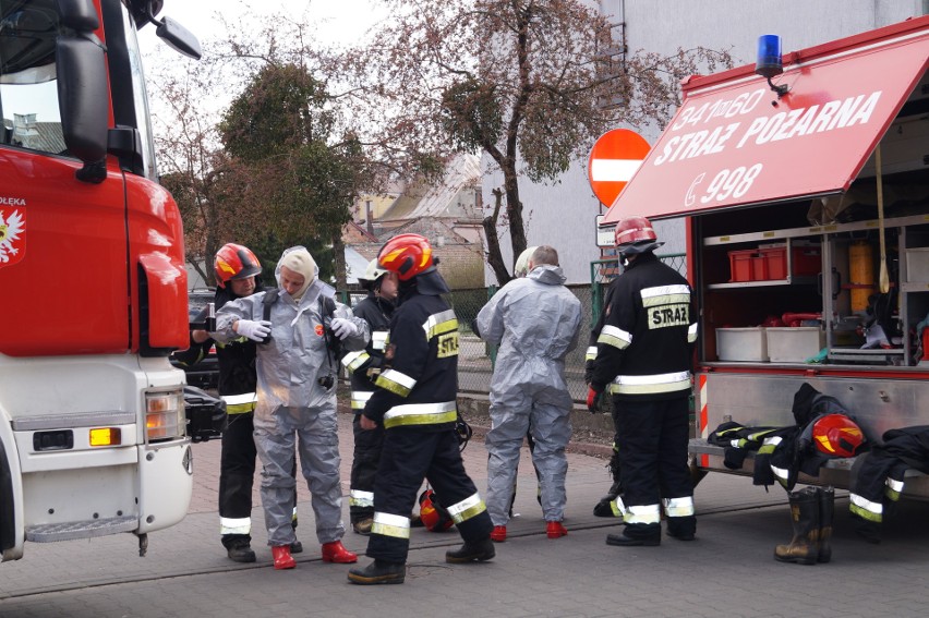 Ostrołęka: Co się dzieje przed Sądem Okręgowym? Przyjechała policja i trzy zastępy strażackie