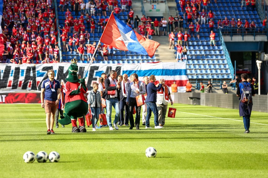 Wisła Kraków. Paweł Brożek i Arkadiusz Głowacki pożegnali się z kibicami „Białej Gwiazdy”