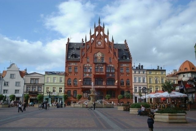 Na nagrody roczne dla urzędników w Chojnicach z budżetu miasta wypłynęło 375 tys. zł.