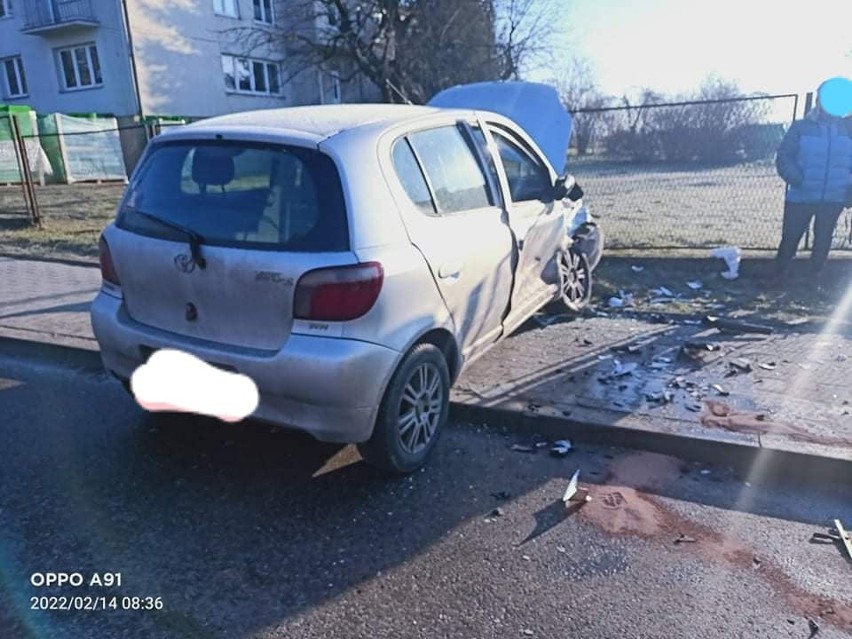 Gmina Czernichów. Wypadek samochodu osobowego w Rybnej i dwie osoby ranne