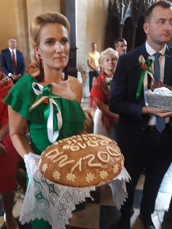 Uroczyste dożynki 2019 w Skalbmierzu i zachwycające wieńce. Gościem marszałek województwa (DUŻO ZDJĘĆ)
