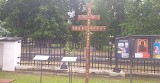 Krzyż epidemiczny stanął przy kościele w Biłgoraju
