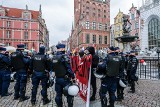 Nacjonaliści przemaszerowali ulicami Gdańska. Były asysta policji i kontrmanifestacje. Nie doszło do większych incydentów [zdjęcia]