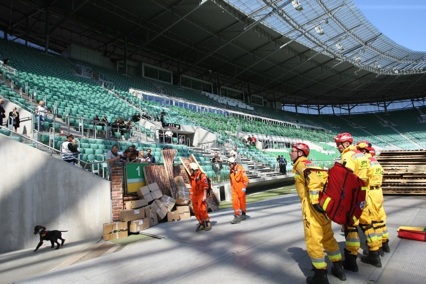 Pozorowany zamach na Stadionie Miejskim