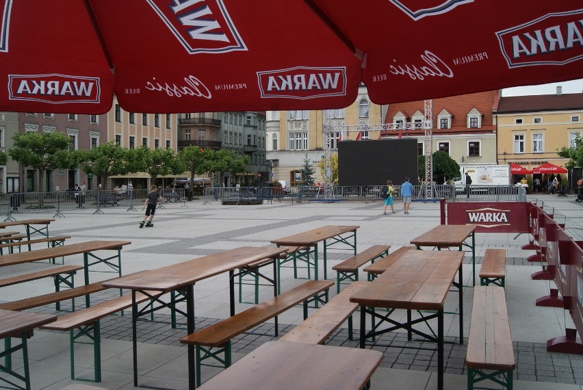 Euro 2016. Pszczyna: Strefa kibica na rynku już gotowa [ZDJĘCIA]