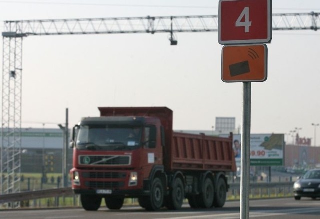 Fotoradary do lamusa? Ruszają odcinkowe pomiary prędkościNowe bramownice pojawią sie w 29 miejscach w Polsce.