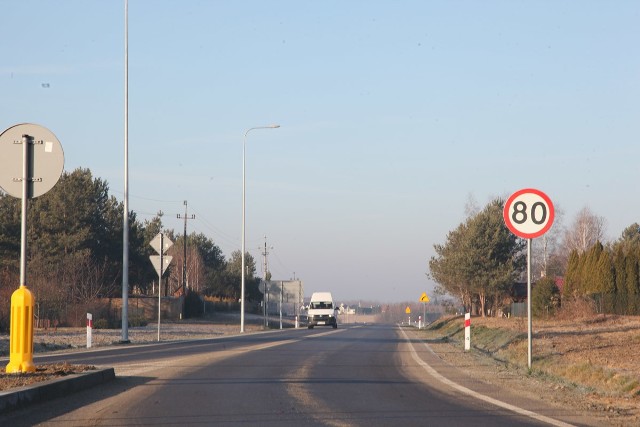 Do użytku kierowców oddano wyczekiwaną obwodnicę Lubaczowa. Nowa droga wybudowana pieniędzy z Regionalnego Programu Operacyjnego Województwa Podkarpackiego ma ponad 3 km długości. Znacznie odciąży centrum miasta z ruchu samochodów. W jej otwarciu uczestniczył marszałek podkarpacki Władysław Ortyl.