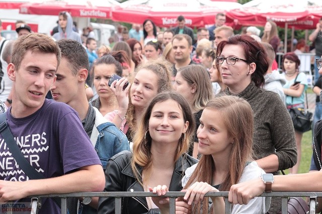 Trwają Dni Włocławka. Na ul. 3 Maja działa jarmark - kolorowe kramy z rękodziełem i jadłem. Na bulwarach nad Wisłą koncerty. INFO Z POLSKI 22.06.2017 - przegląd najciekawszych informacji ostatnich dni w kraju