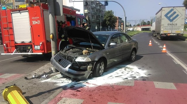 Dziś przed południem, 1 sierpnia, doszło  do wypadku na skrzyżowaniu ulic Grunwaldzkiej z Kraszewskiego. Zderzyły się dwa samochody osobowe. Na miejscu działają służby. Na ulicy mogą występować utrudnienia w ruchu.Policjanci otrzymali zgłoszenie o wydarzeniu o godz. 11.27. Na wysokości ulicy Grunwaldzkiej 122 zderzyły się dwa auta osobowe, marki Volkswagen. Jak podaje biuro prasowe KMP w Bydgoszczy, nikt nie został poszkodowany. Na miejscu pracują policjanci. Przyczyny kolizji, bo tak zakwalifikowano zdarzenie, są wyjaśniane.Do tematu wrócimy. Tak szaleli na drogach w regionie. To cud, że ludzie przeżyli! [wideo - Program Stop Agresji Drogowej]