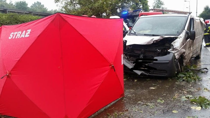Wypadek w Katowicach na DTŚ przy Auchan. Zginęła kobieta