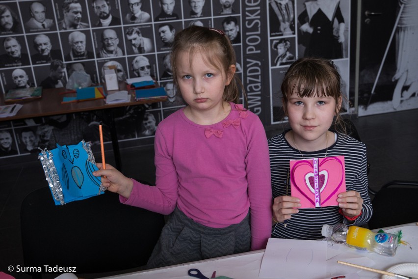 To już przedostatnie dni ferii w Stargardzkim Centrum Kultury. Ubranka z UTW, kartki z Bramą i biżuteria z UTW [ZDJĘCIA, WIDEO]