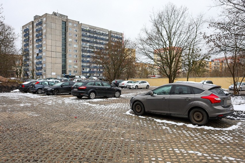 Parkingi na Litewskiej w Szczecinie. Zrobili więcej miejsc, ale kolejnych na razie nie będzie