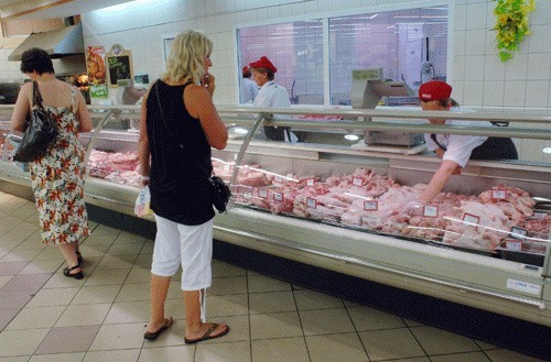W "Sano&#8221; w Galerii "Emka&#8221; wybór mięs jest ogromny. Z większymi zakupami czasem warto poczekać na weekendowe promocje. Te rozpoczynają się w piątki. 