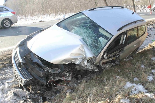 Tragiczny wypadek pod Krzepicami. Po czołowym zderzeniu kierowca zmarł w szpitalu