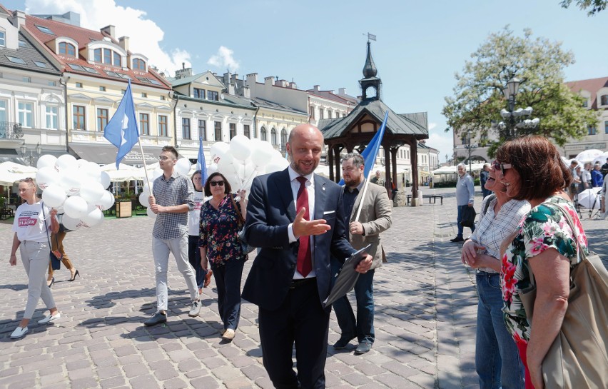 Konrada Fijołka wsparli znani polscy samorządowcy. Przed...