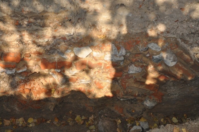 Archeolodzy znaleźli w Byczynie pozostałości po kramach...
