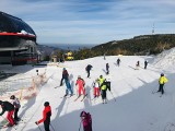 W Beskidach tłumy narciarzy w Szczyrku i Wiśle. Warunki na stokach są bardzo dobre