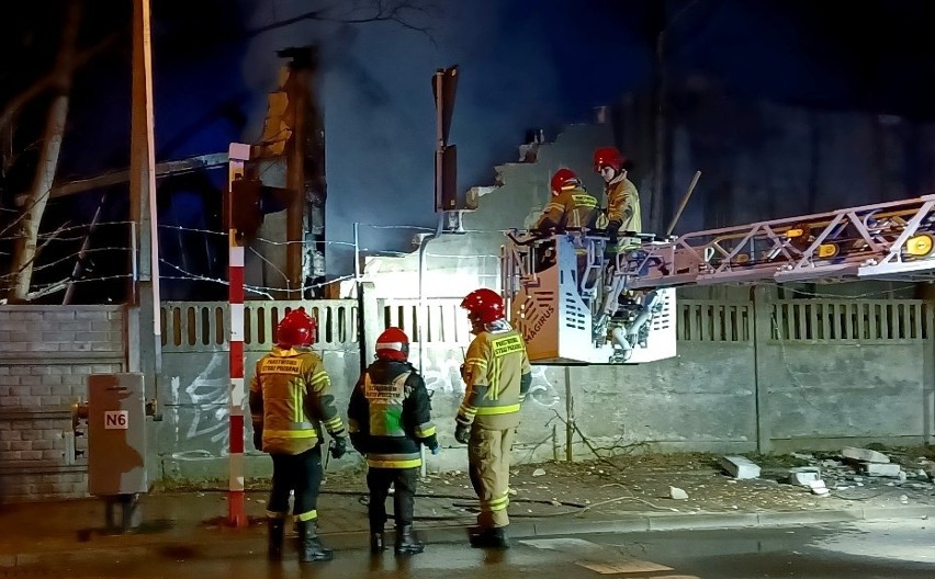 Pożar na Zakrzowie we Wrocławiu! Ogień i kłęby dymu na terenie firmy Whirlpool [FILMY, ZDJĘCIA]