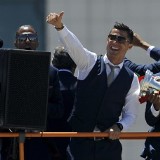 Cristiano Ronaldo w pierwszym rzędzie tańczy na koncercie Jennifer Lopez [FILM]
