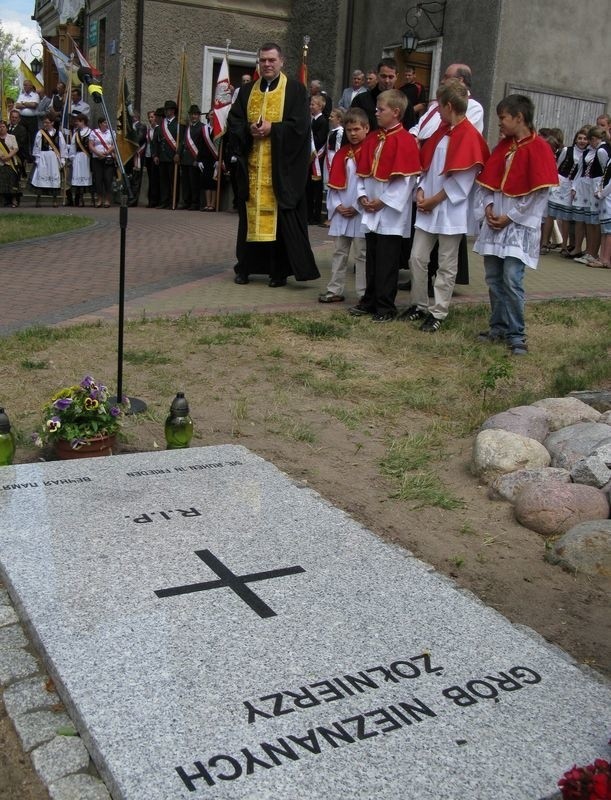 W Upiłce jest cmentarz wojenny, a w niedalekim Borowym Młynie Grób Nieznanych Żołnierzy narodowości rosyjskiej i niemieckiej, których szczątki znaleziono na początku 2011 roku w okolicznych lasach.
