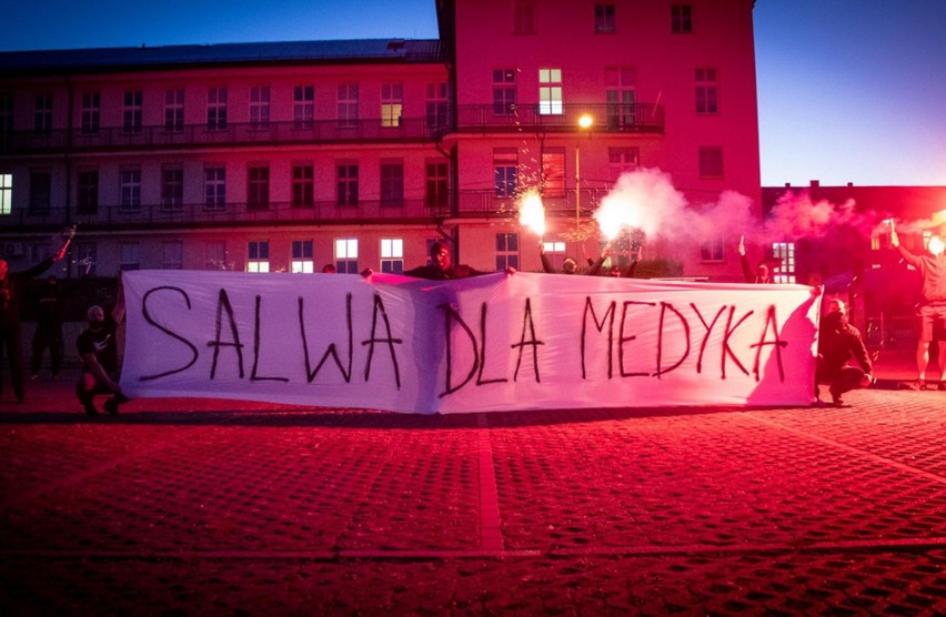 Salwa dla Medyka - akcja kibiców Pogoni w Szczecinie i...