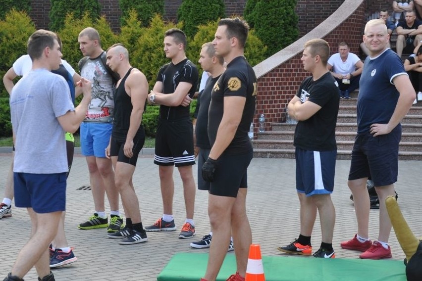 Turniej policyjnych strongmanów w Słupsku (wideo, zdjęcia)