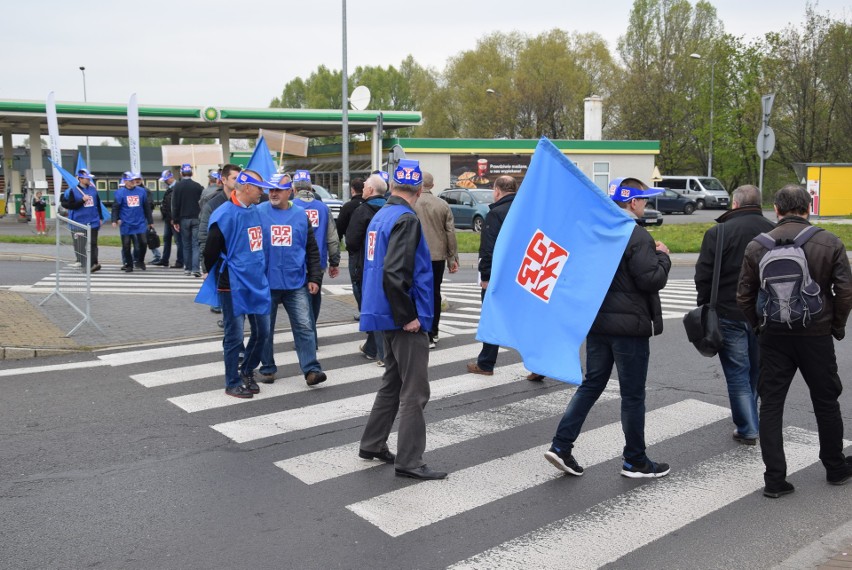 Trwa protest w Rybniku. Zablokowane centrum miasta! ZDJĘCIA