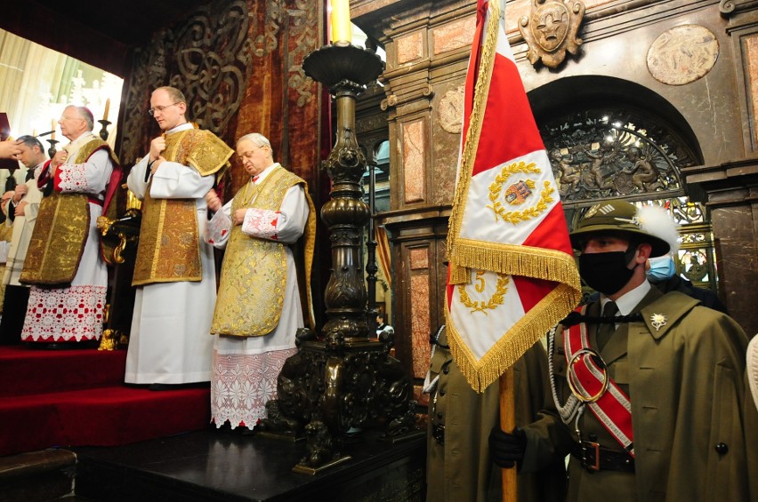 Święto 3 Maja na Wawelu. Abp Jędraszewski: "Za wolność także dzisiaj jesteśmy odpowiedzialni"