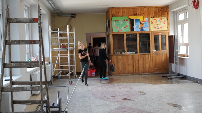 Elewacja szkoły w Konarzynach zyska nowy blask