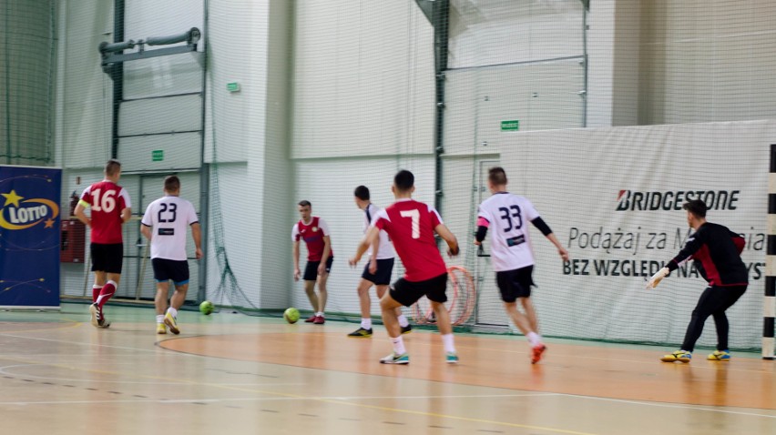 Trwa zacięta walka o mistrzostwo Kieleckiej Ligi Futsalu [ZDJĘCIA]