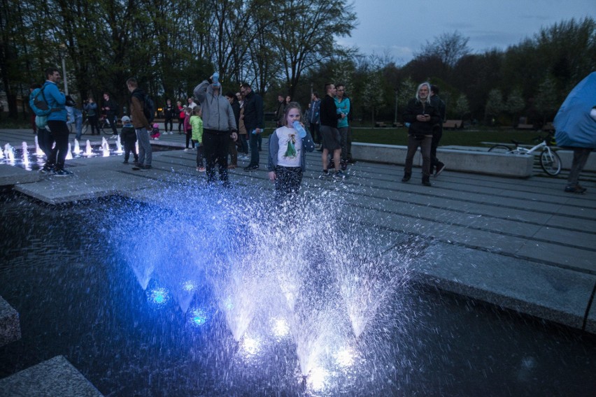 Magiczny pokaz fontanny w Parku Lotników Polskich [ZDJĘCIA]