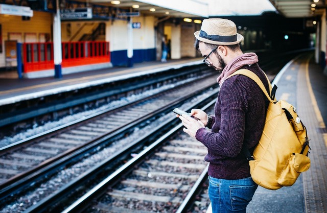 Zobacz, jak zmieni się rozkład jazdy pociągów. Zobacz kolejne plansze. Przesuwaj plansze w prawo - naciśnij strzałkę lub przycisk NASTĘPNE