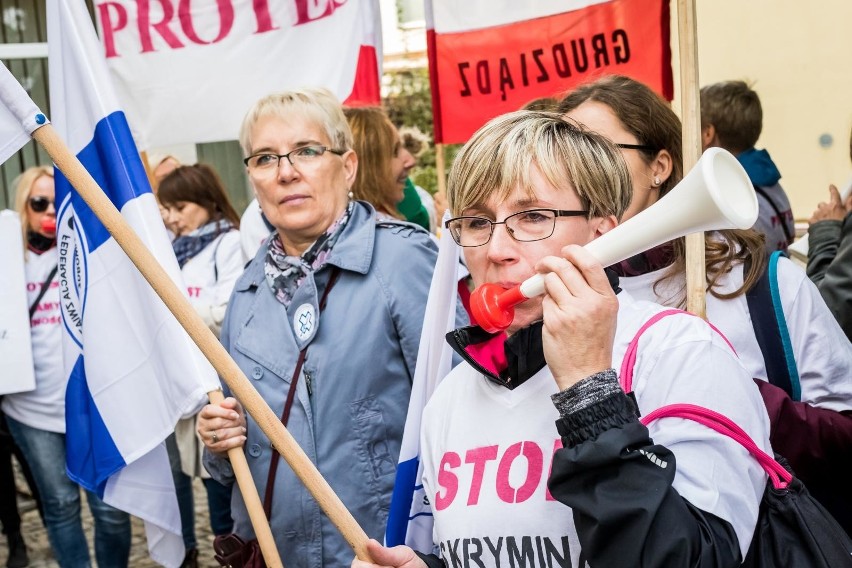 We wtorek, 9 października, pod Kujawsko-Pomorskim Urzędem...