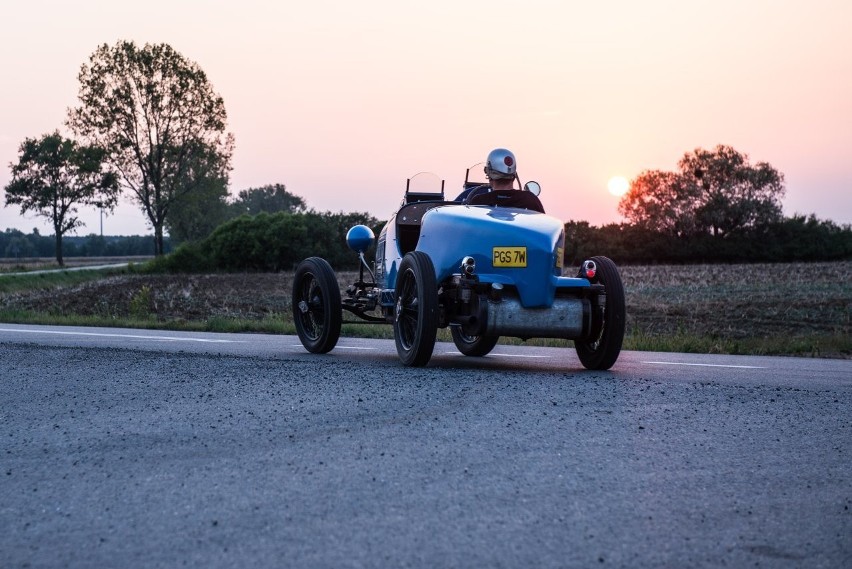 Bugatti T40...