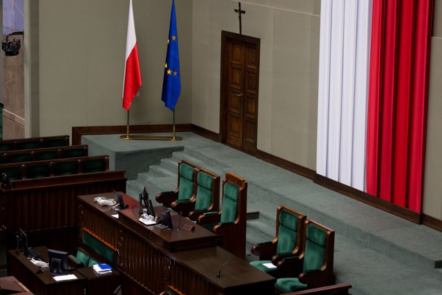Według najnowszego sondażu United Surveys, do Sejmu weszłoby sześć partii.