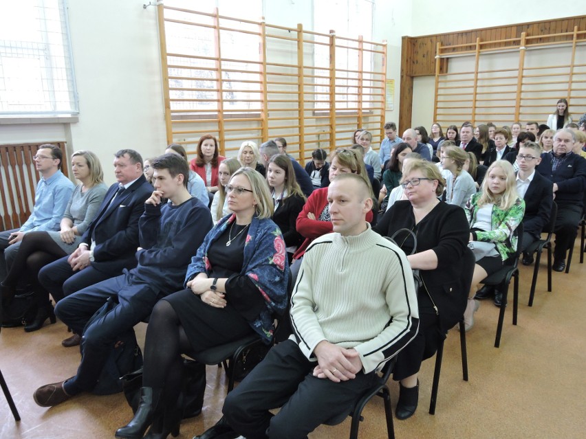 W Ostrowi Mazowieckiej wręczono statuetki niezwykłym ludziom [ZDJĘCIA]